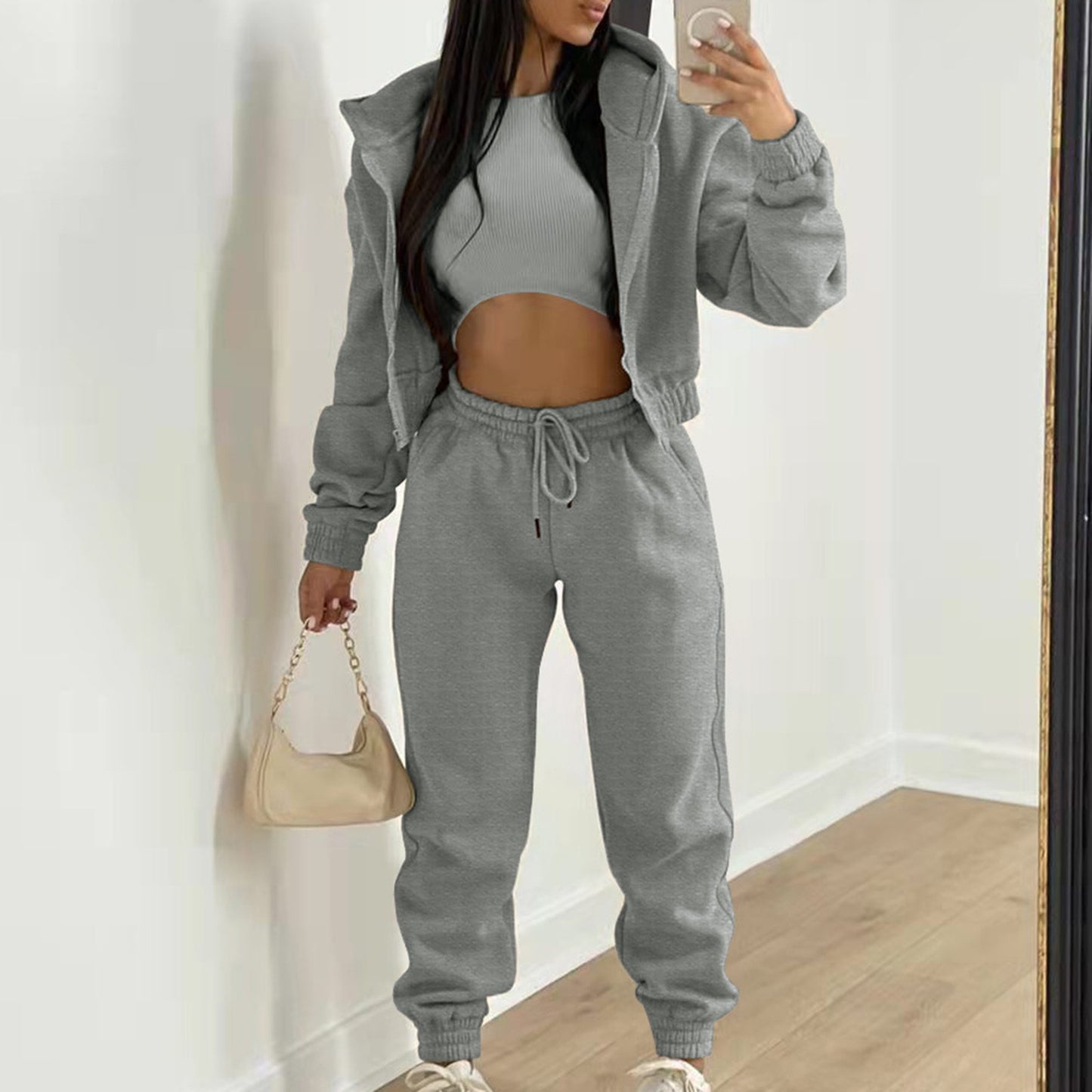 LENI~ 3-teiliges Set mit Crop-Top, Hoodie und Jogger – weich, bequem und stylisch