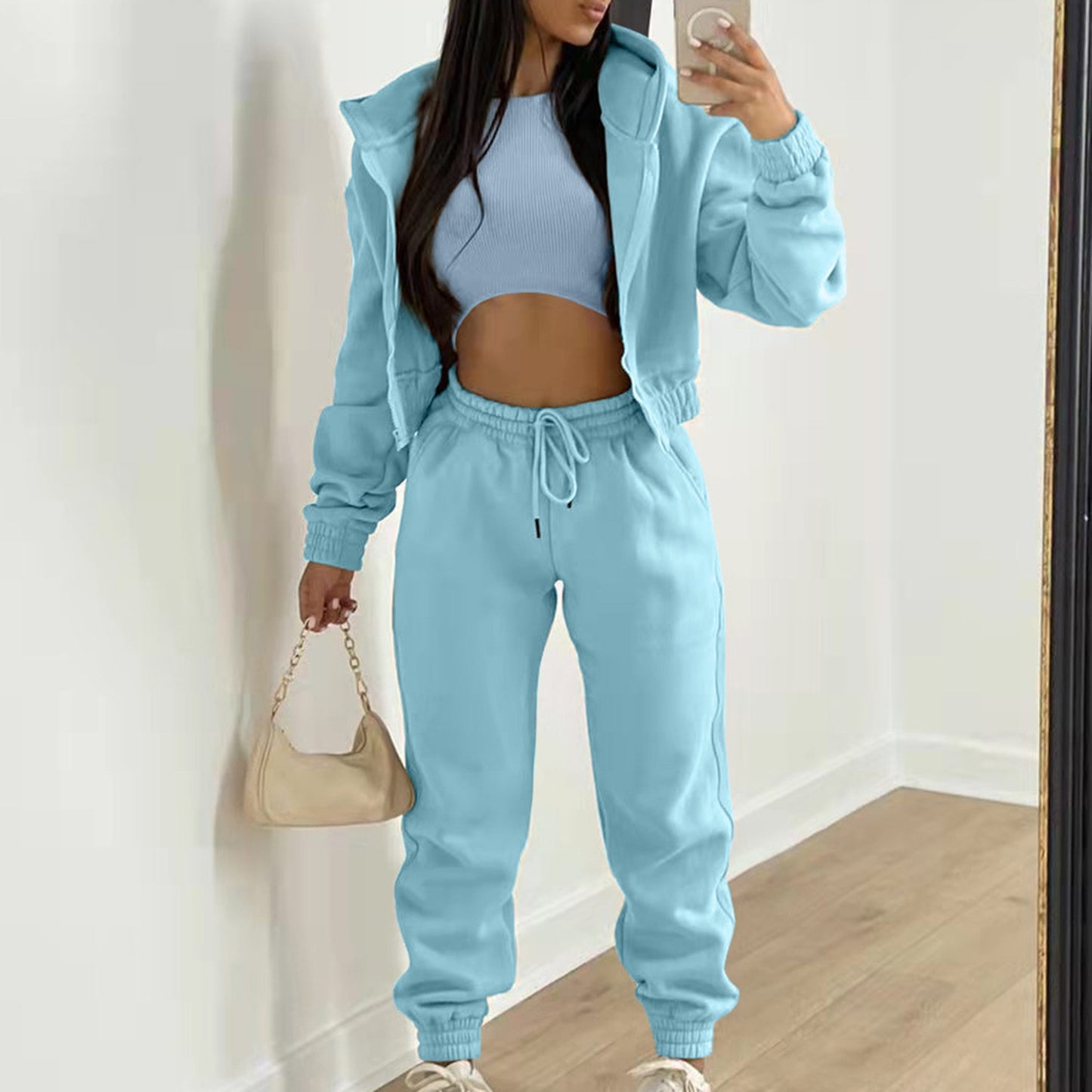 LENI~ 3-teiliges Set mit Crop-Top, Hoodie und Jogger – weich, bequem und stylisch